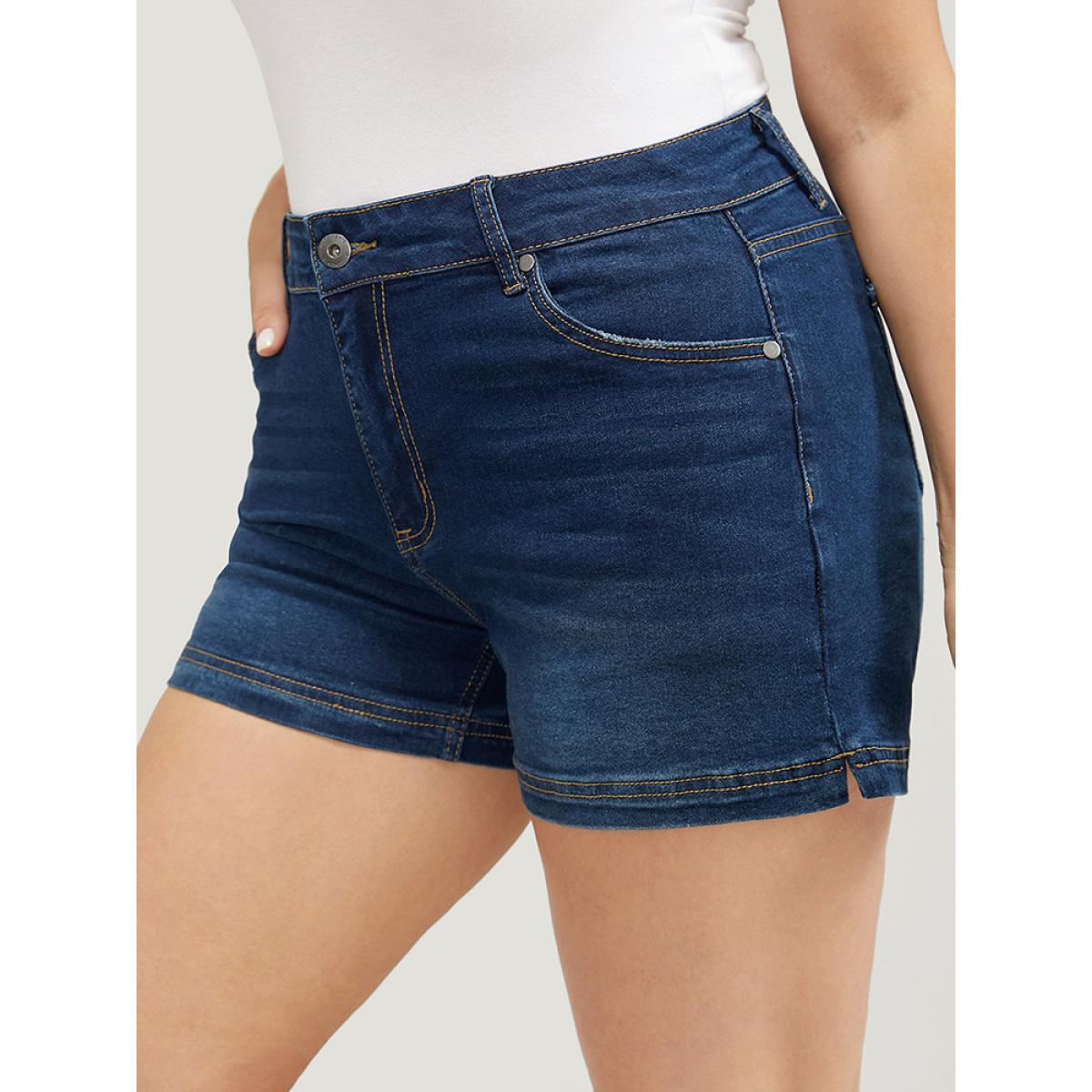 Plus Size Moderately Stretchy High Rise Dark Wash Split Hem Denim Shorts Women Midnight Medium stretch Dailywear Pocket Casual Denim Shorts BloomChic 30/6X Product Image