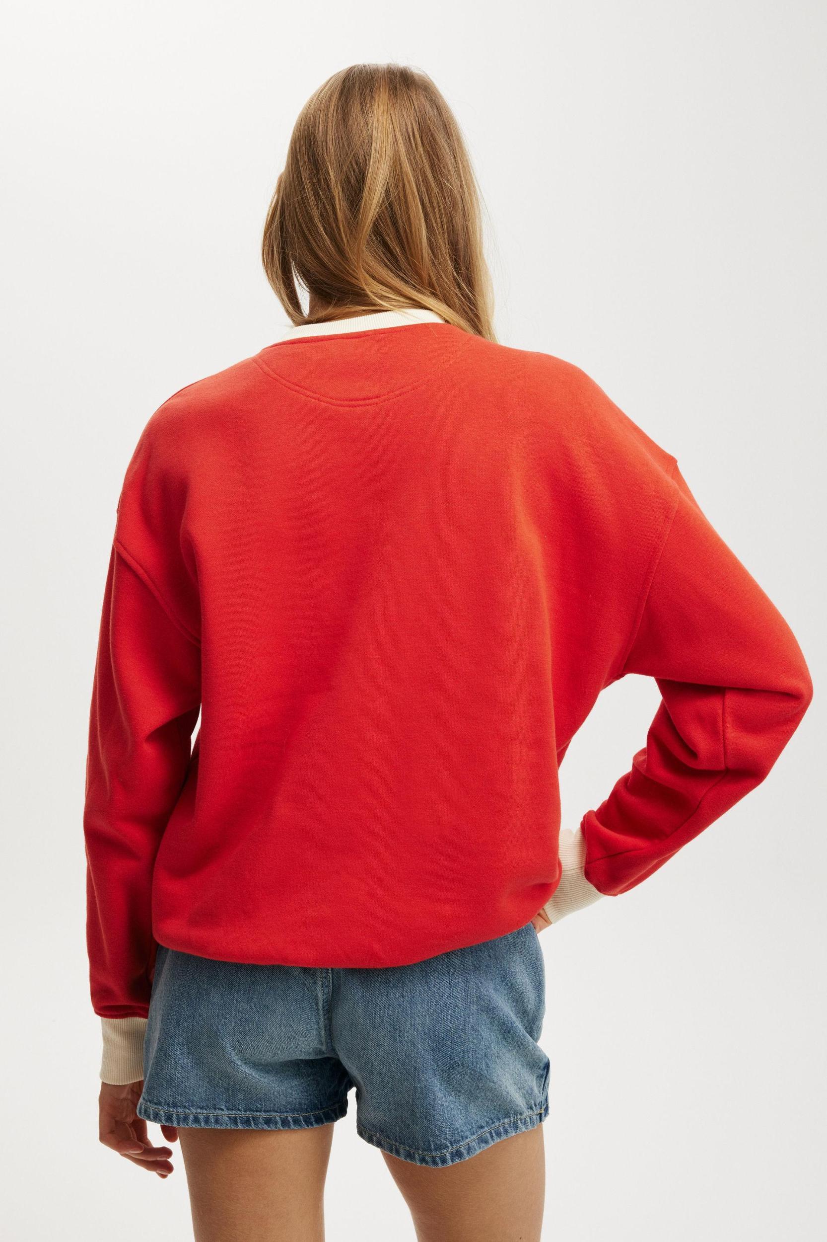 Classic Fleece Graphic Crew Sweatshirt Product Image