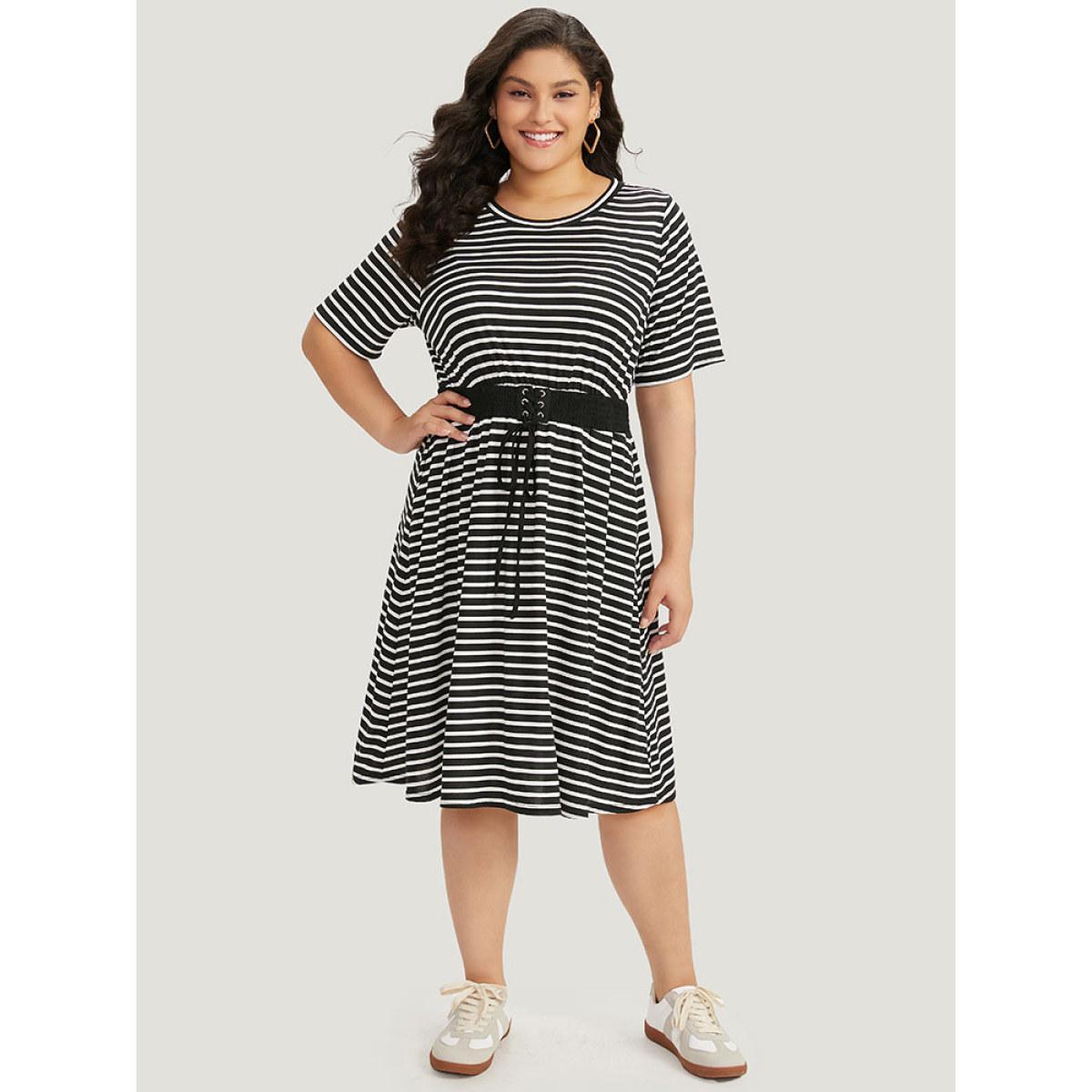 Plus Size Halloween Striped Patchwork Pocket Round Neck Ties Dress Black Women Casual Contrast Round Neck Short sleeve Curvy Midi Dress BloomChic 28/5X Product Image