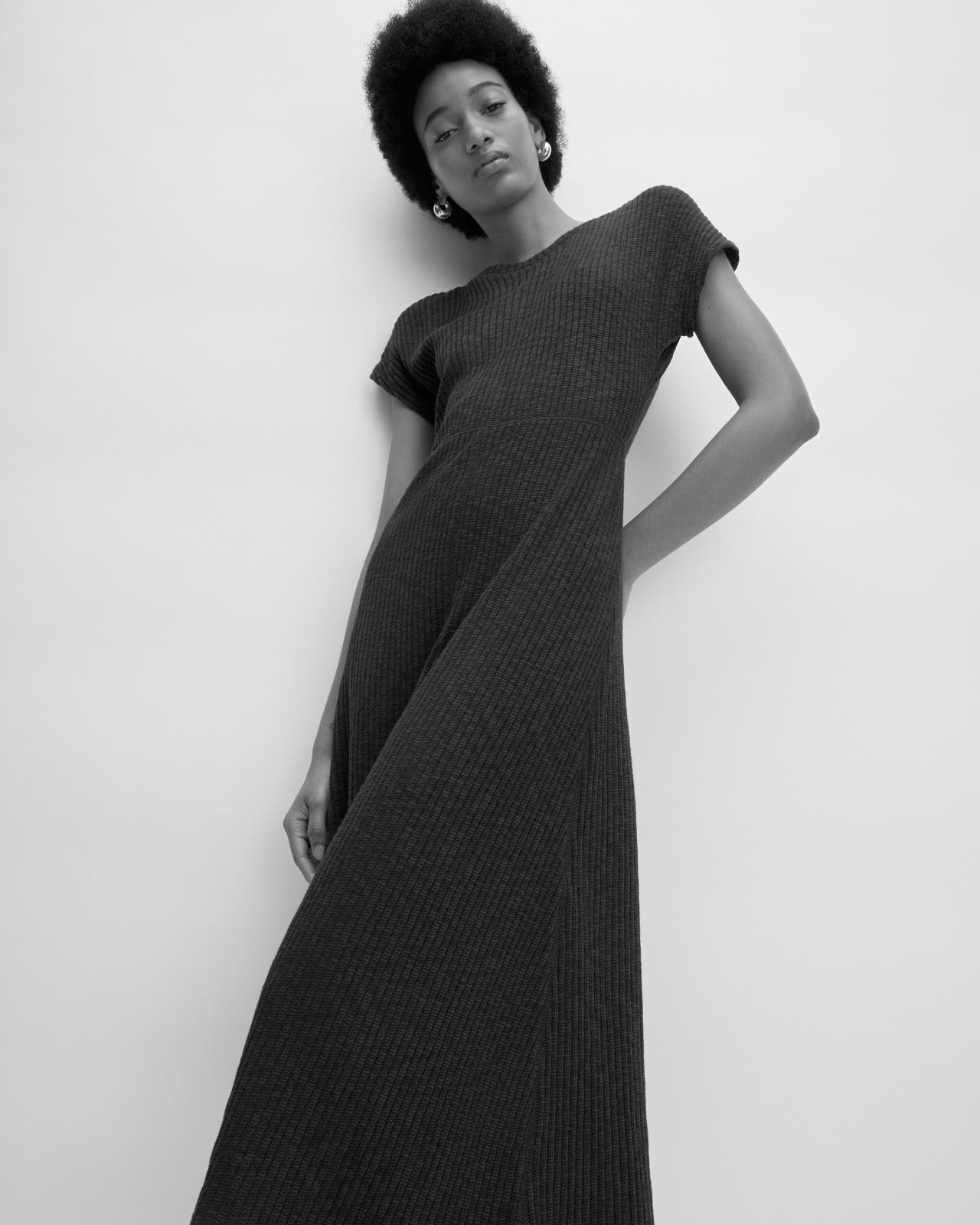 The Rib-Knit Cap-Sleeve Midi Dress Product Image