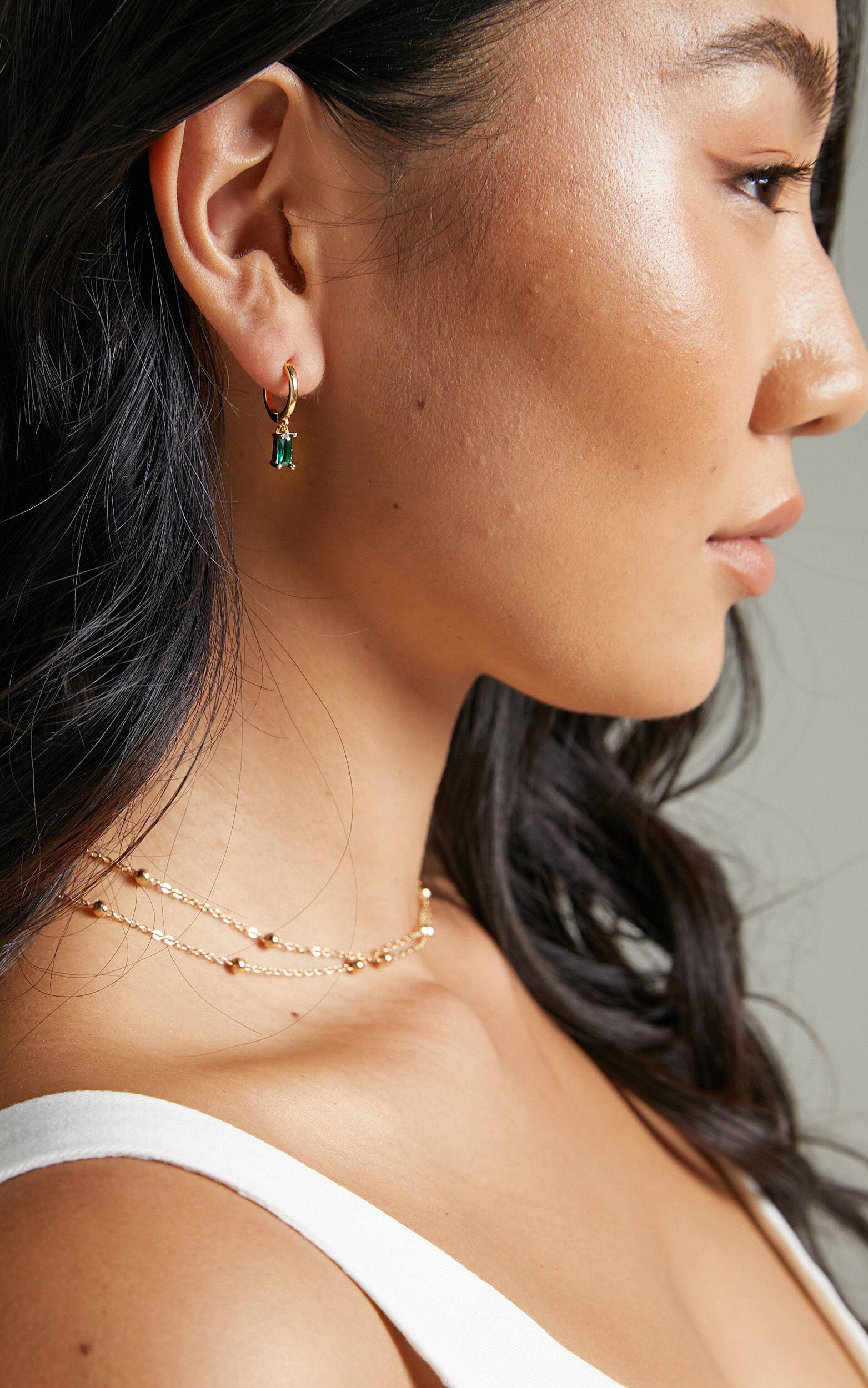 Noni Drop Earrings in Gold/Green Product Image
