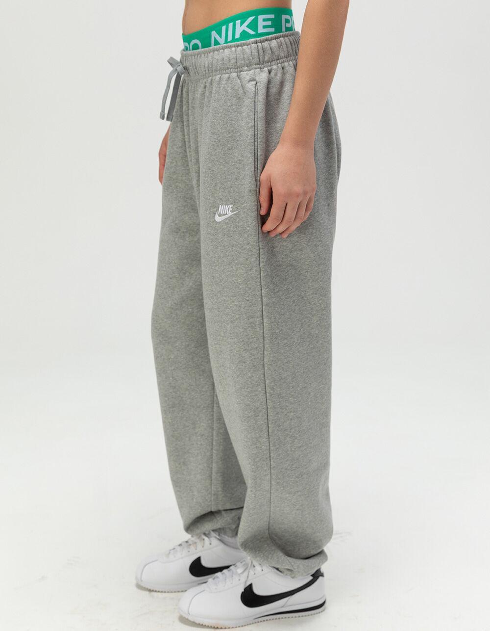 NIKE Sportswear Club Womens Oversized Fleece Sweatpants - HEATHER GRAY Product Image