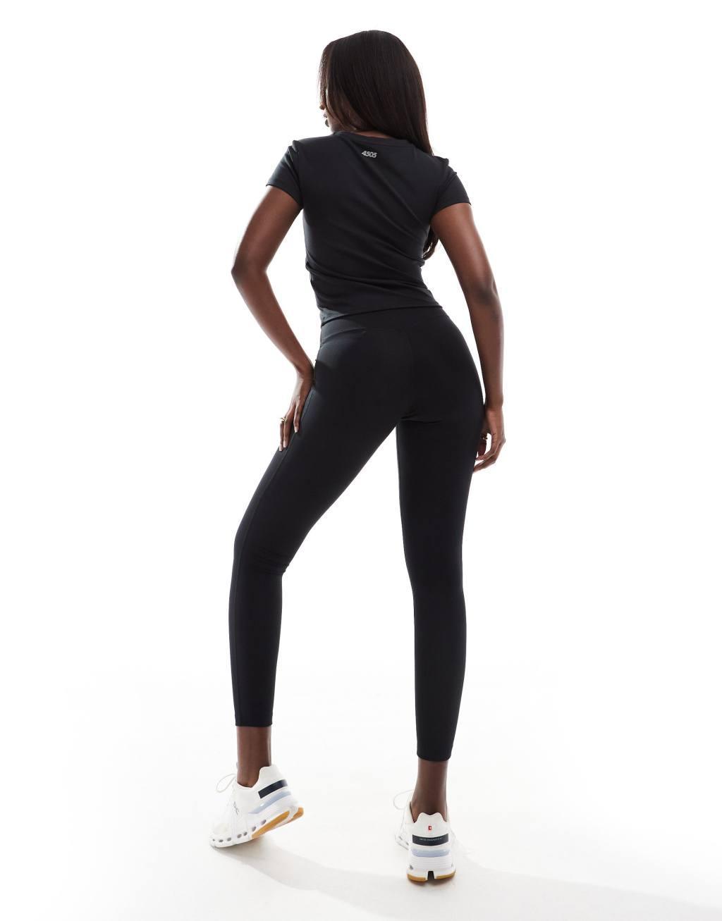 4505 Icon yoga soft touch gym leggings in black  Product Image