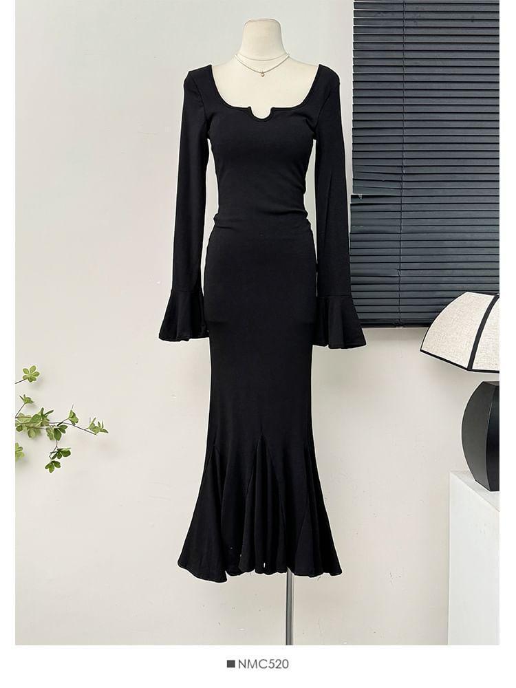 Heart-Neck Ruffle-Hem Mermaid Maxi Dress Product Image