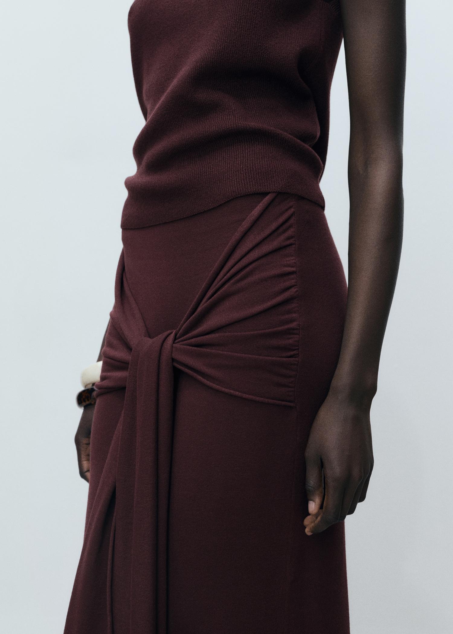 Knitted skirt with knot detail - Women | MANGO USA Product Image