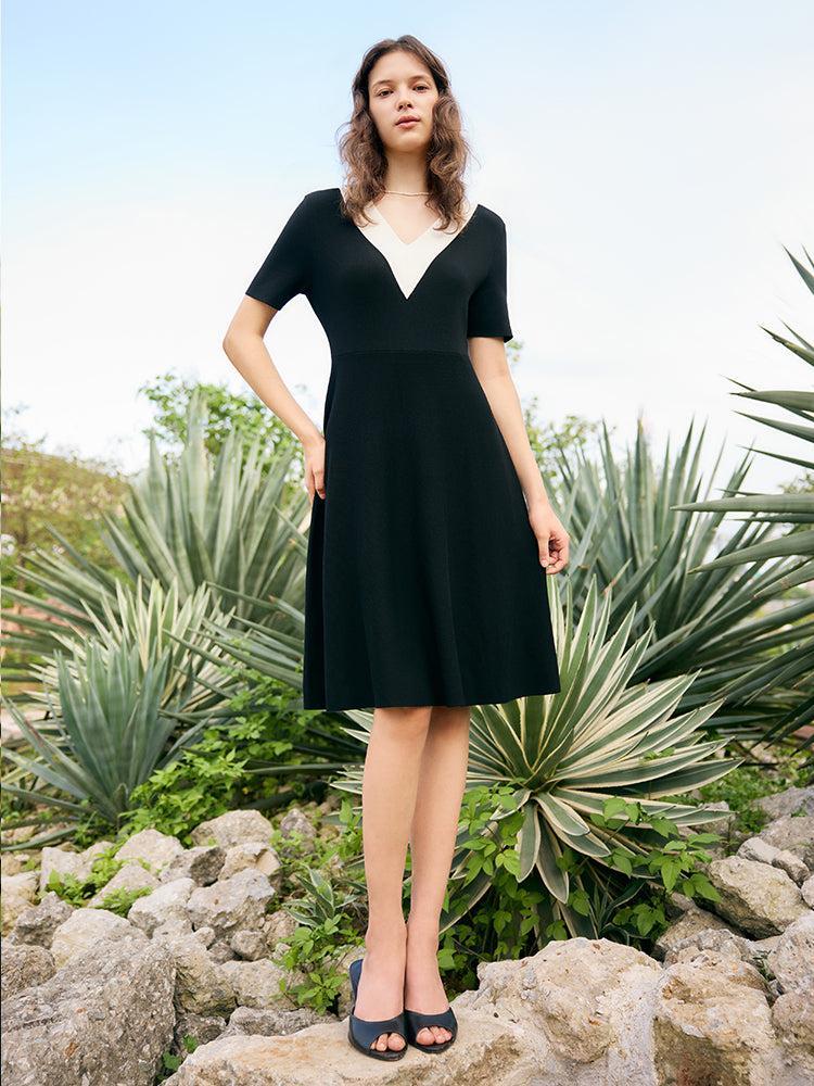 Contrast V-Neck Slim Knitted Women Midi Dress Product Image
