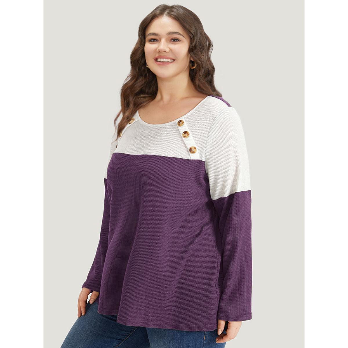 Plus Size Colorblock Contrast Button Detail Crew Neck T-shirt Burgundy Women Casual Contrast Plain Round Neck Dailywear T-shirts BloomChic 14-16/1X Product Image