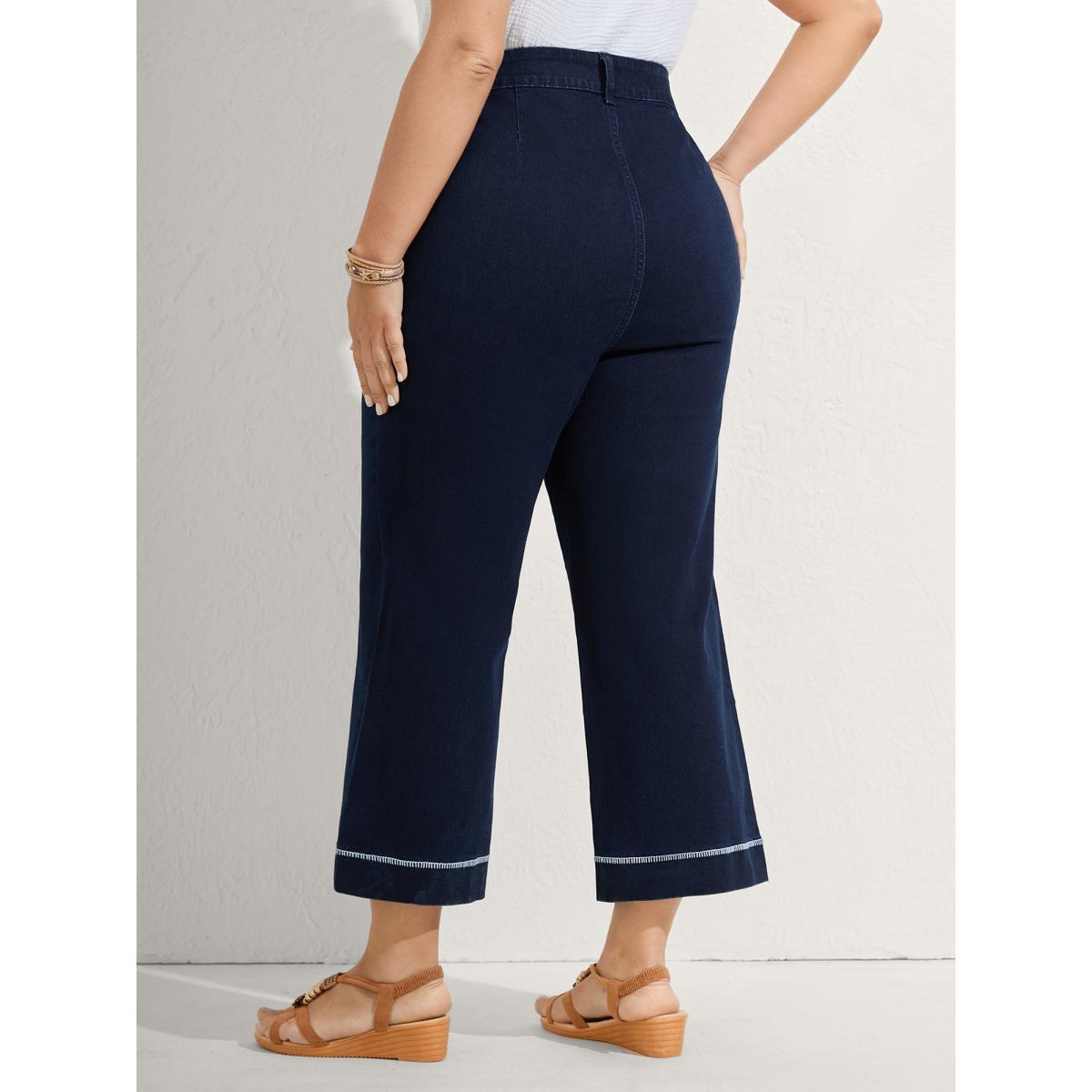 Plus Size Embroidered Front Pockets Straight-Leg Jeans Women Midblue High stretch Slanted pocket Jeans BloomChic 22/3X Product Image