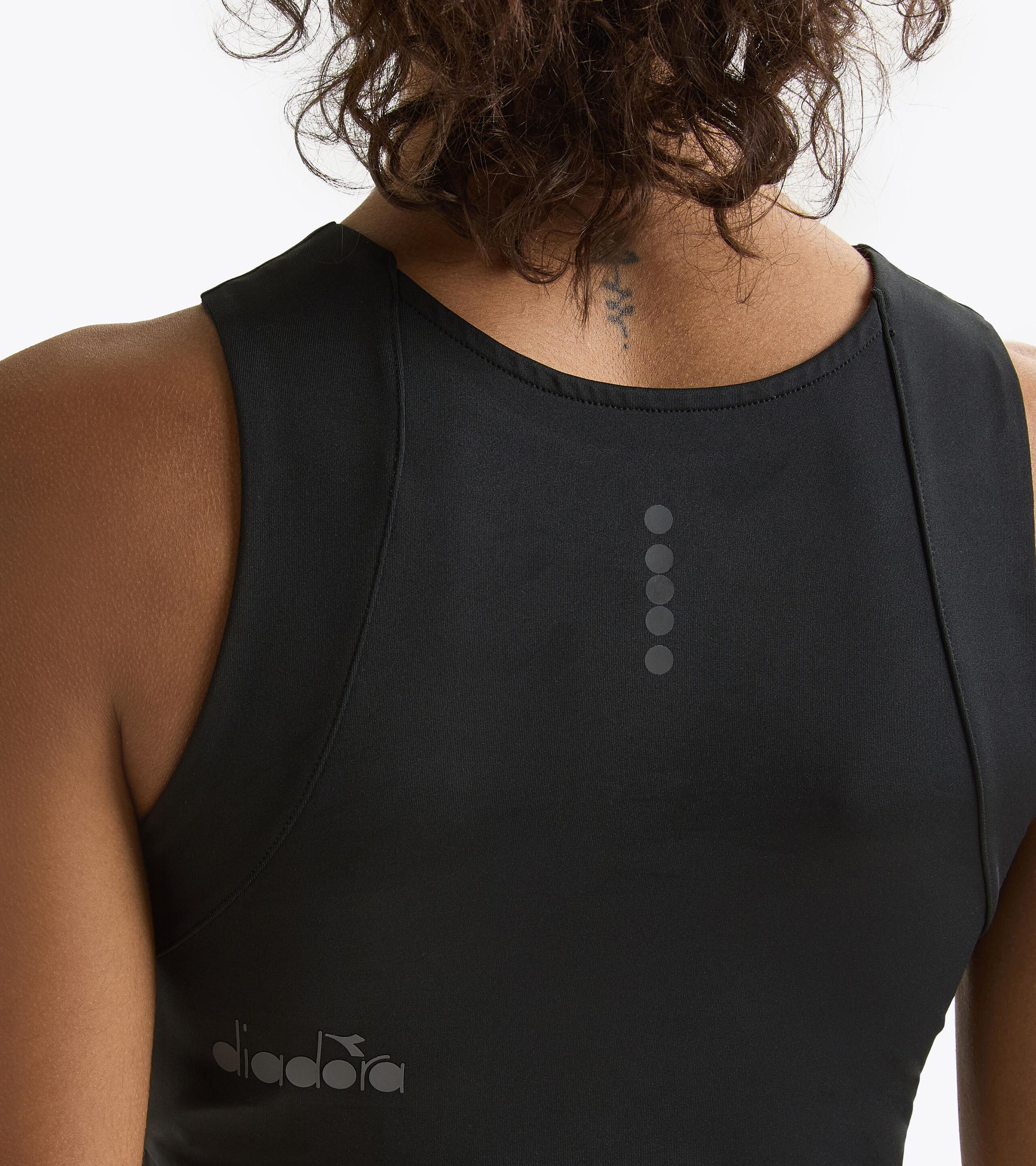 L. CROP TOP RUN Product Image