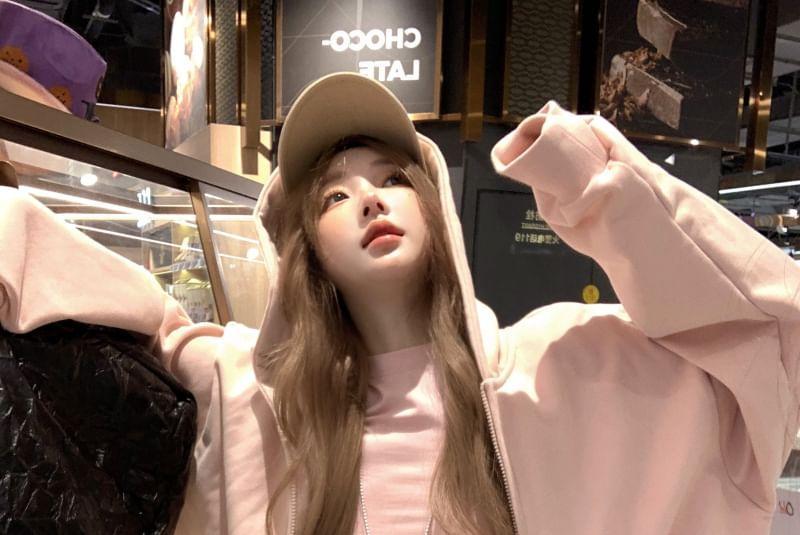 Mock-Neck Crop T-Shirt / Oversized Hooded Jacket / Drawcord Wide-Leg Sweatpants Product Image
