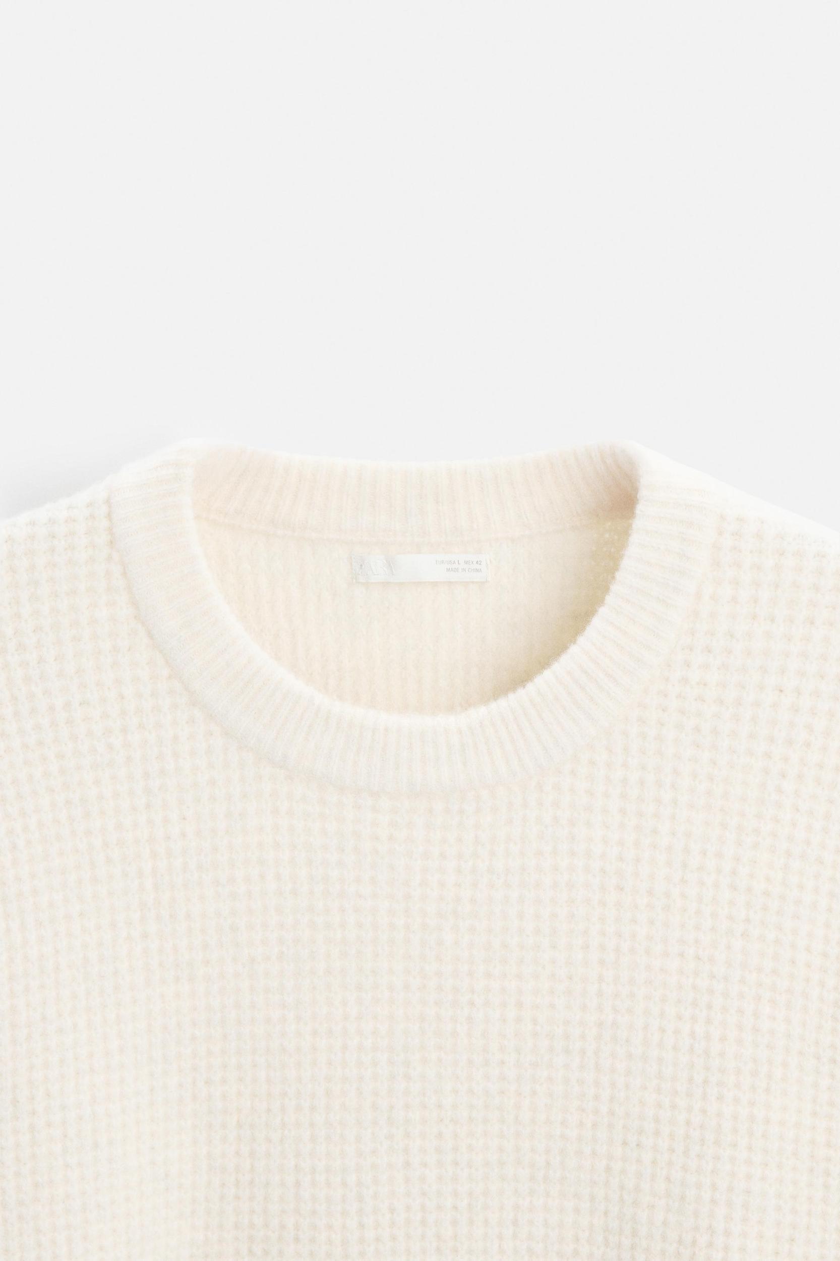 SQUARE TEXTURED SWEATER Product Image