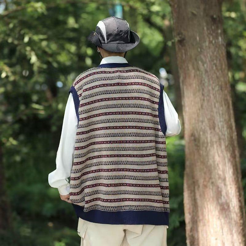 V-Neck Patterned Contrast Trim Button-Up Sweater Vest Product Image
