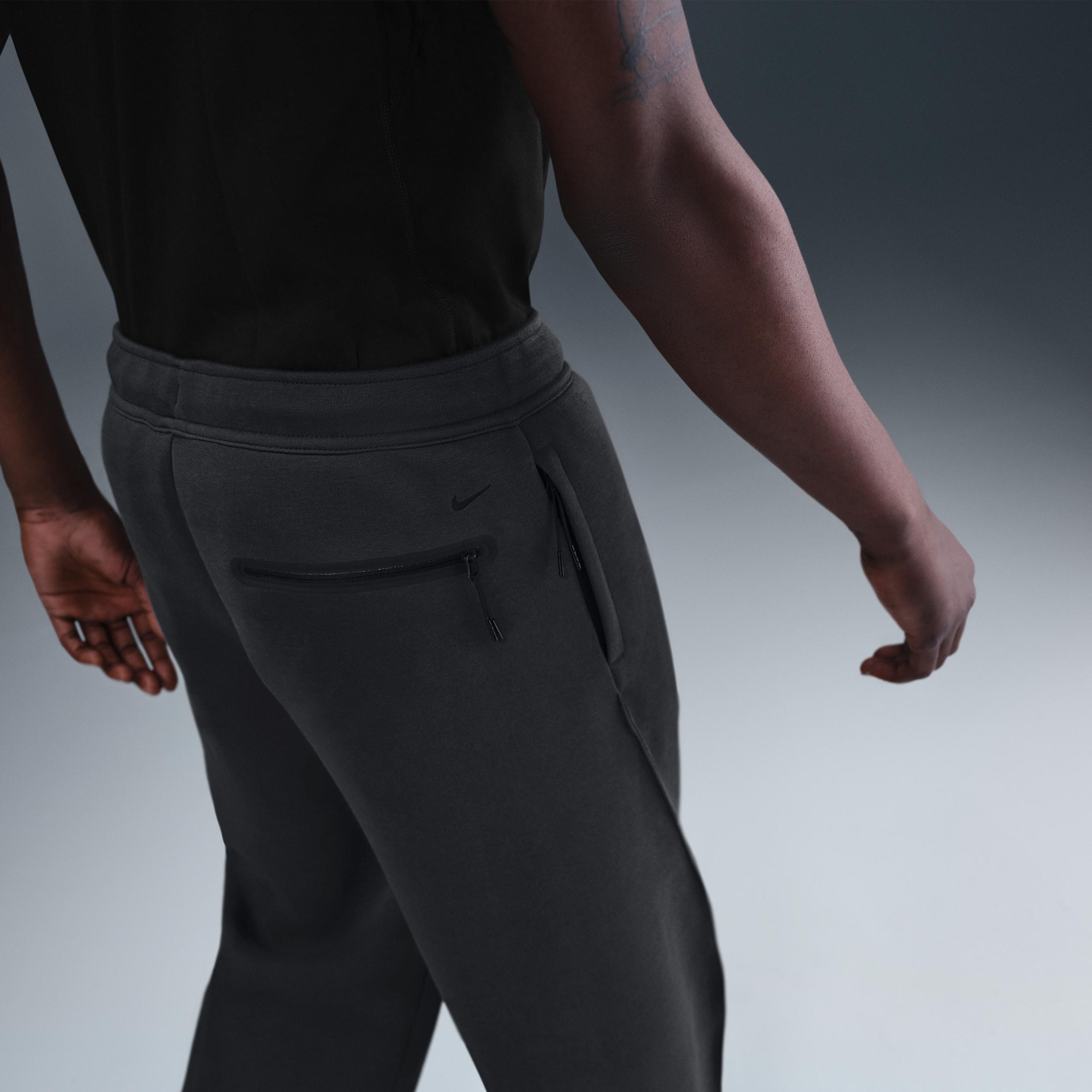 Nike Men's Tech Fleece Loose-Fit Open Hem Pants Product Image