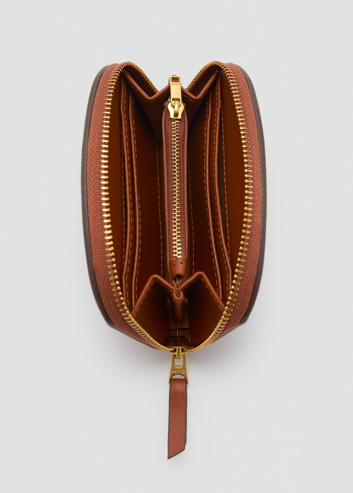 Oval leather-effect wallet - Women | MANGO USA Product Image