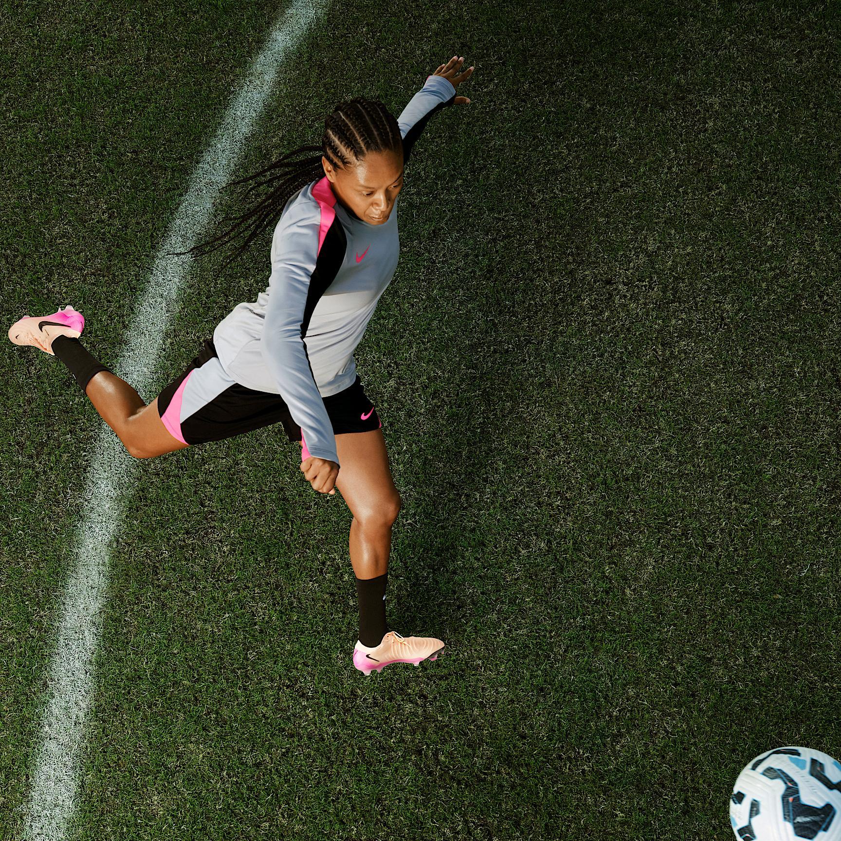 Nike Strike Women's Dri-FIT Crew-Neck Soccer Top Product Image