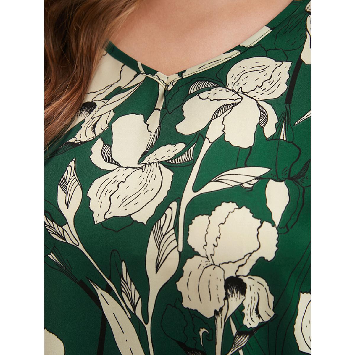 Plus Size Emerald Floral Printed V Neck Blouse Women Elegant Long Sleeve V-neck Dailywear Blouses BloomChic 28/5X Product Image