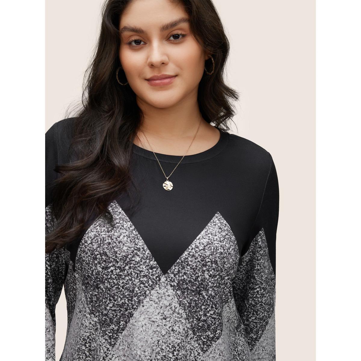 Plus Size Geometric Ombre Contrast Round Neck T-shirt Black Women Casual Non Ombre Round Neck Everyday T-shirts BloomChic 12/L Product Image
