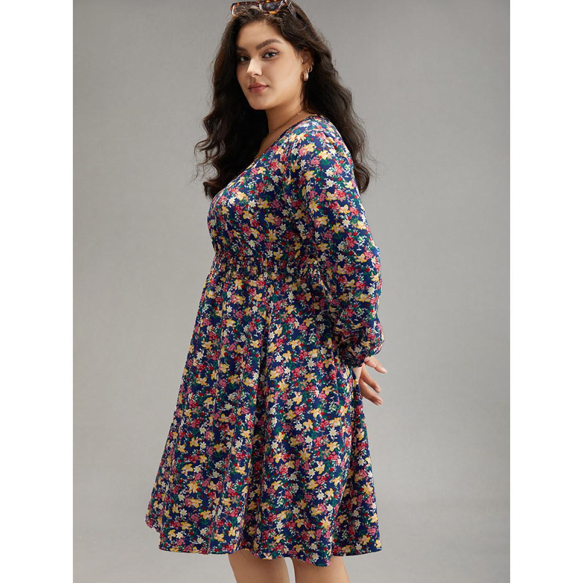 Plus Size Ditsy Floral Shirred Knee Dress DarkBlue Women Elegant Printed V-neck Long Sleeve Curvy Knee Dress BloomChic 10/M Product Image