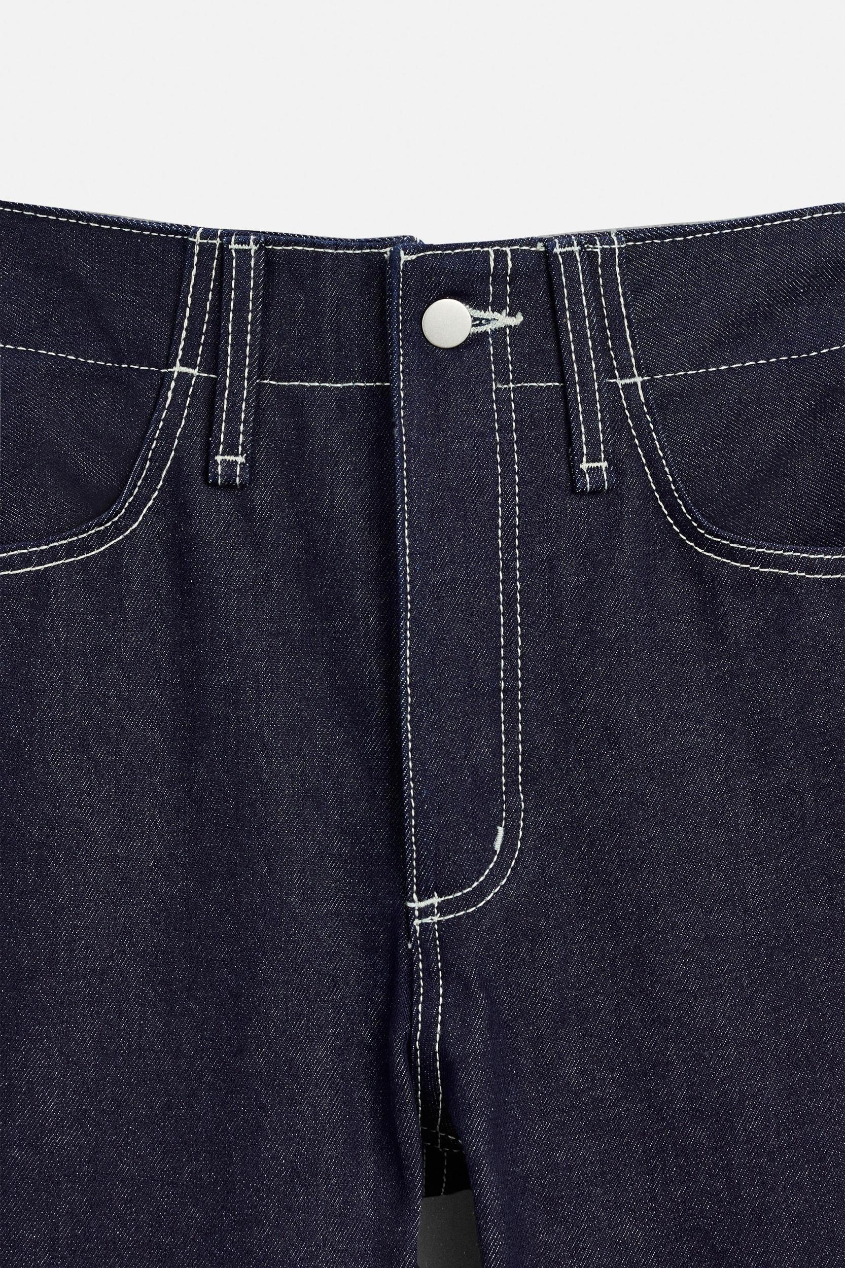 STRAIGHT FIT TOPSTITCHED JEANS Product Image
