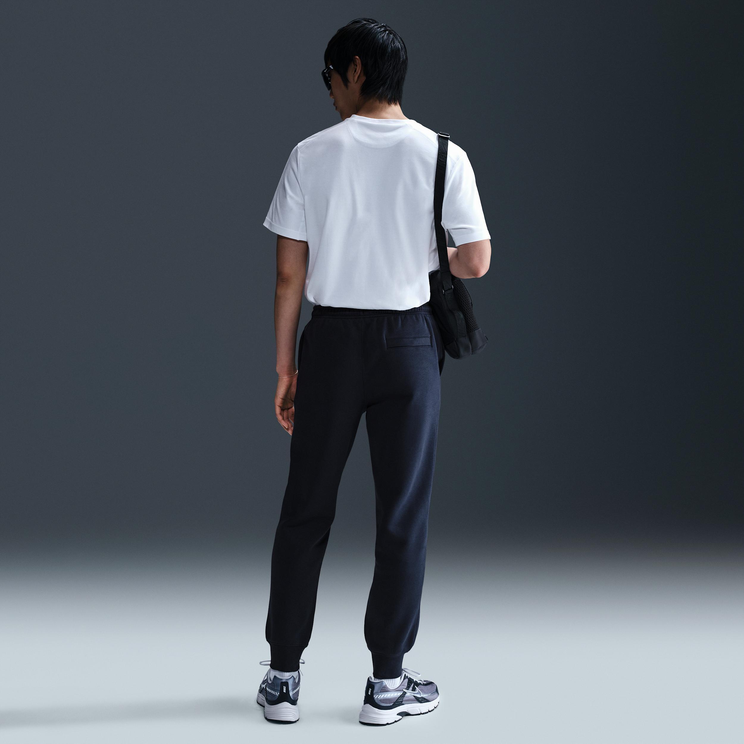 Nike Men's Club Jogger Pants Product Image