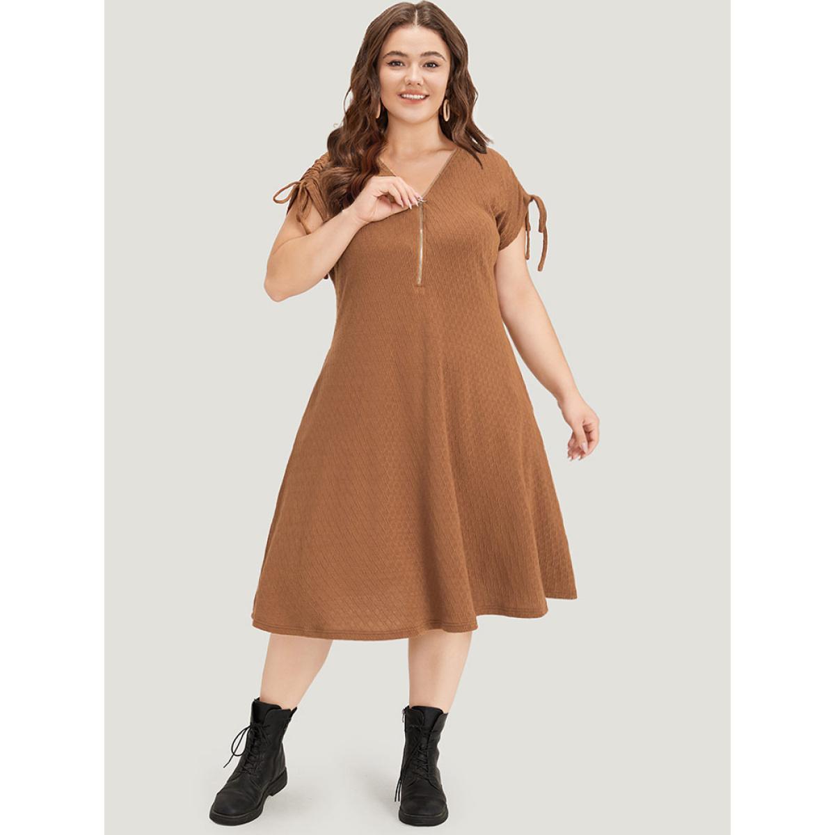 Plus Size Solid O Ring Zipper Pocket Drawstring Dolman Sleeve Dress Bronze Women Casual Texture V-neck Short sleeve Curvy Midi Dress BloomChic 30/6X Product Image