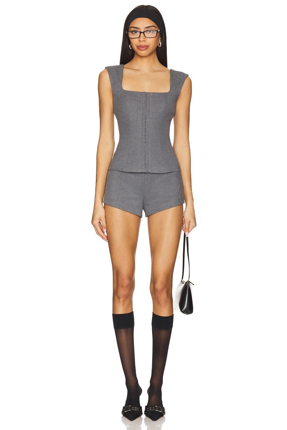 Delanie Hot Short h:ours Product Image