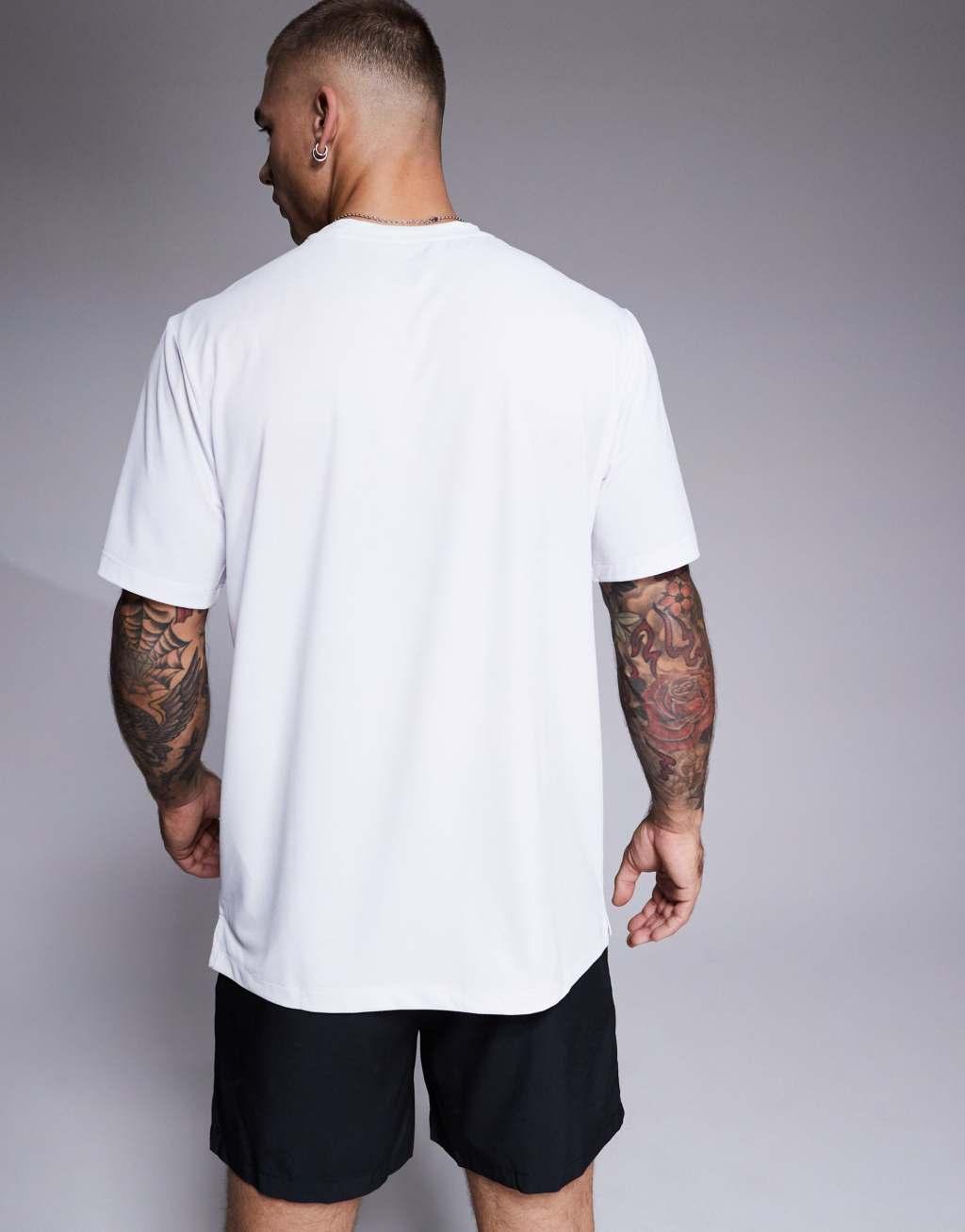 4505 Icon quick dry training t-shirt in white  Product Image