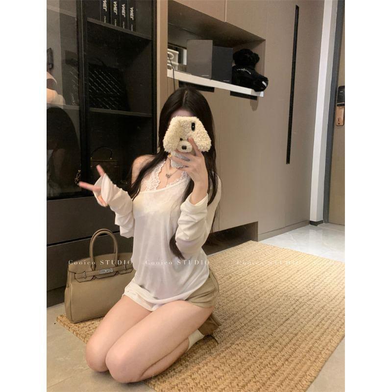 Sleeveless Lace Top / Long-Sleeve Boatneck Top Product Image