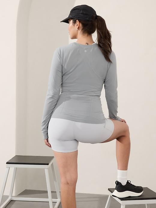 Momentum Seamless Top Product Image