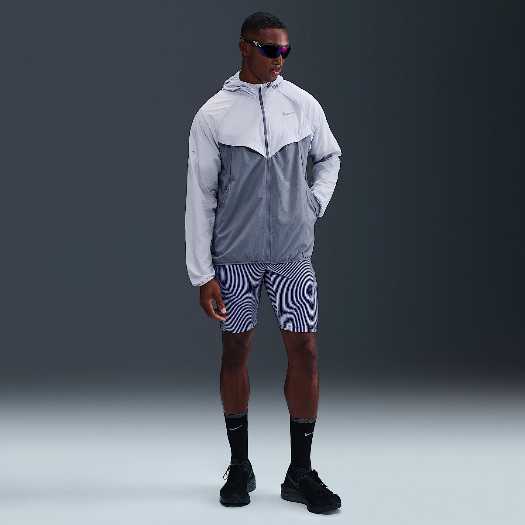 Nike Men's Stride Repel UV Running Jacket Product Image