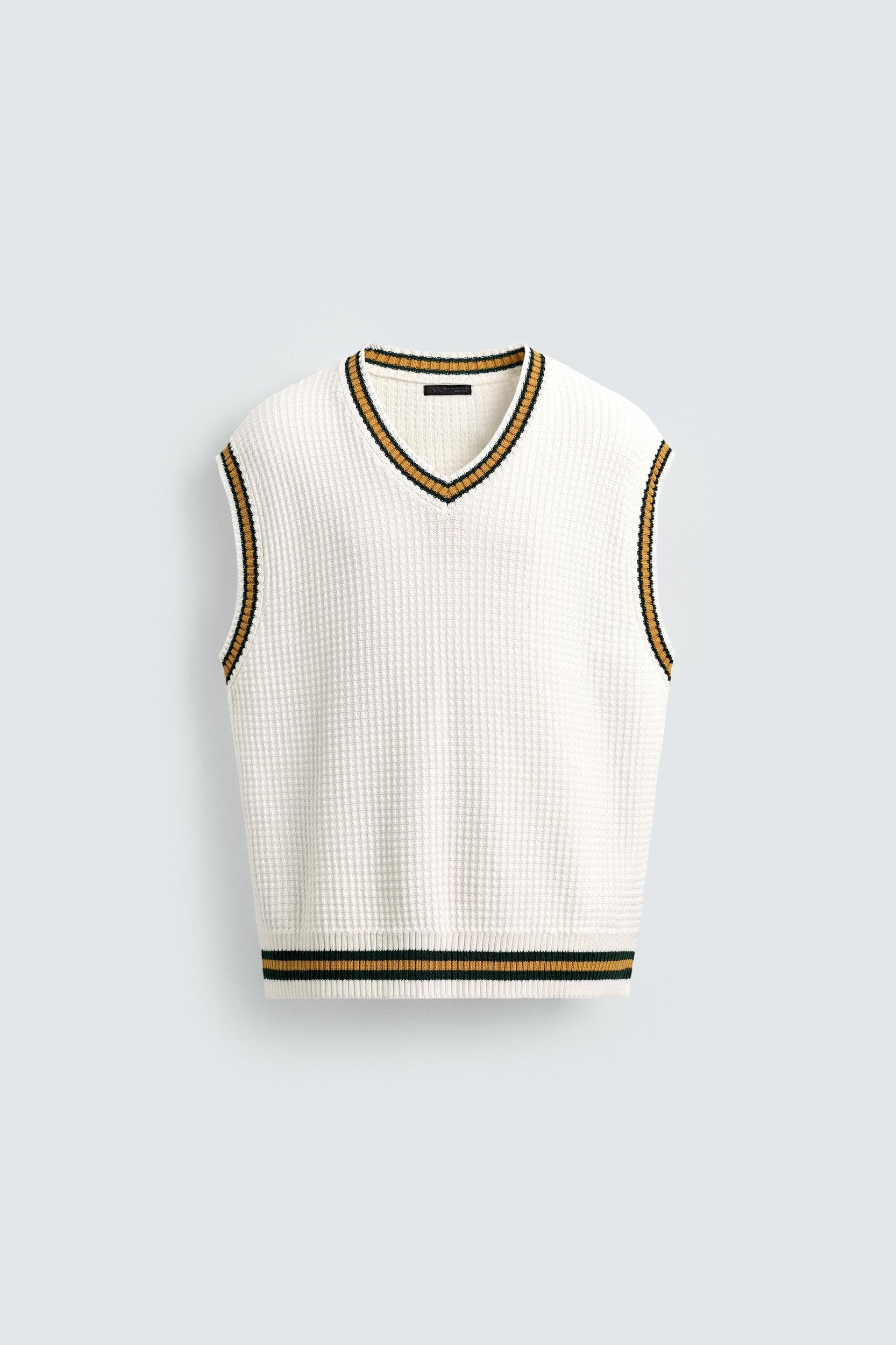 CONTRAST STRIPE KNIT VEST Product Image