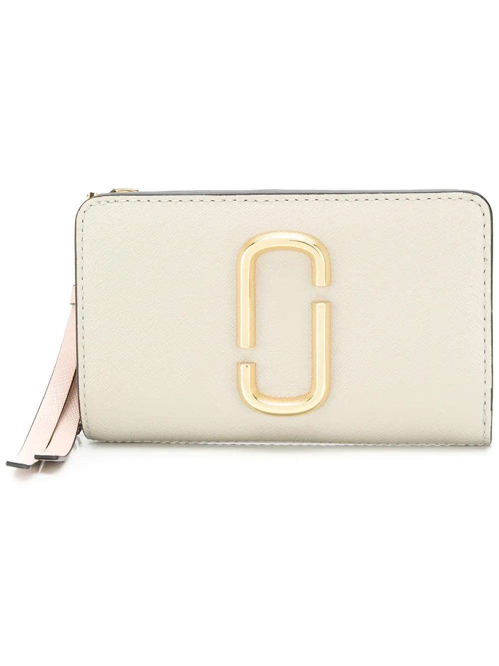 Compact leather wallet Product Image