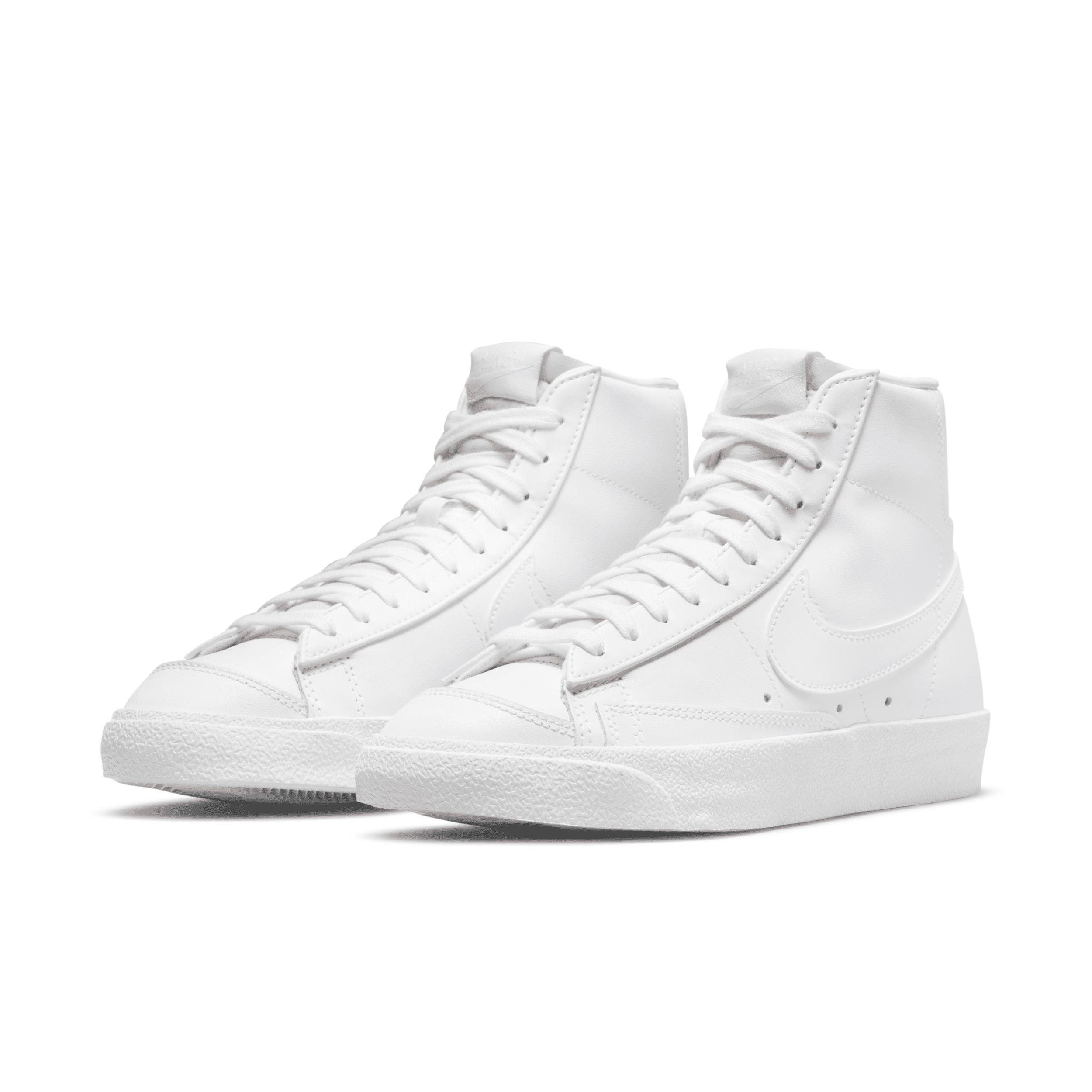 Nike Womens Blazer Mid 77 Shoes Product Image