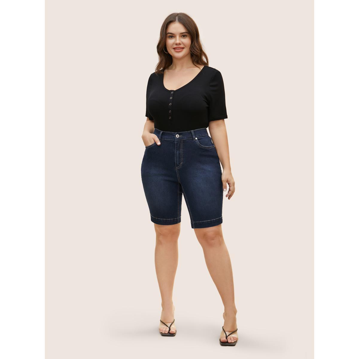 Plus Size Dark Wash Split Hem Quilted Denim Shorts Women Denimindigo Topstitching High stretch Everyday Slanted pocket Casual Denim Shorts BloomChic 16/1X Product Image