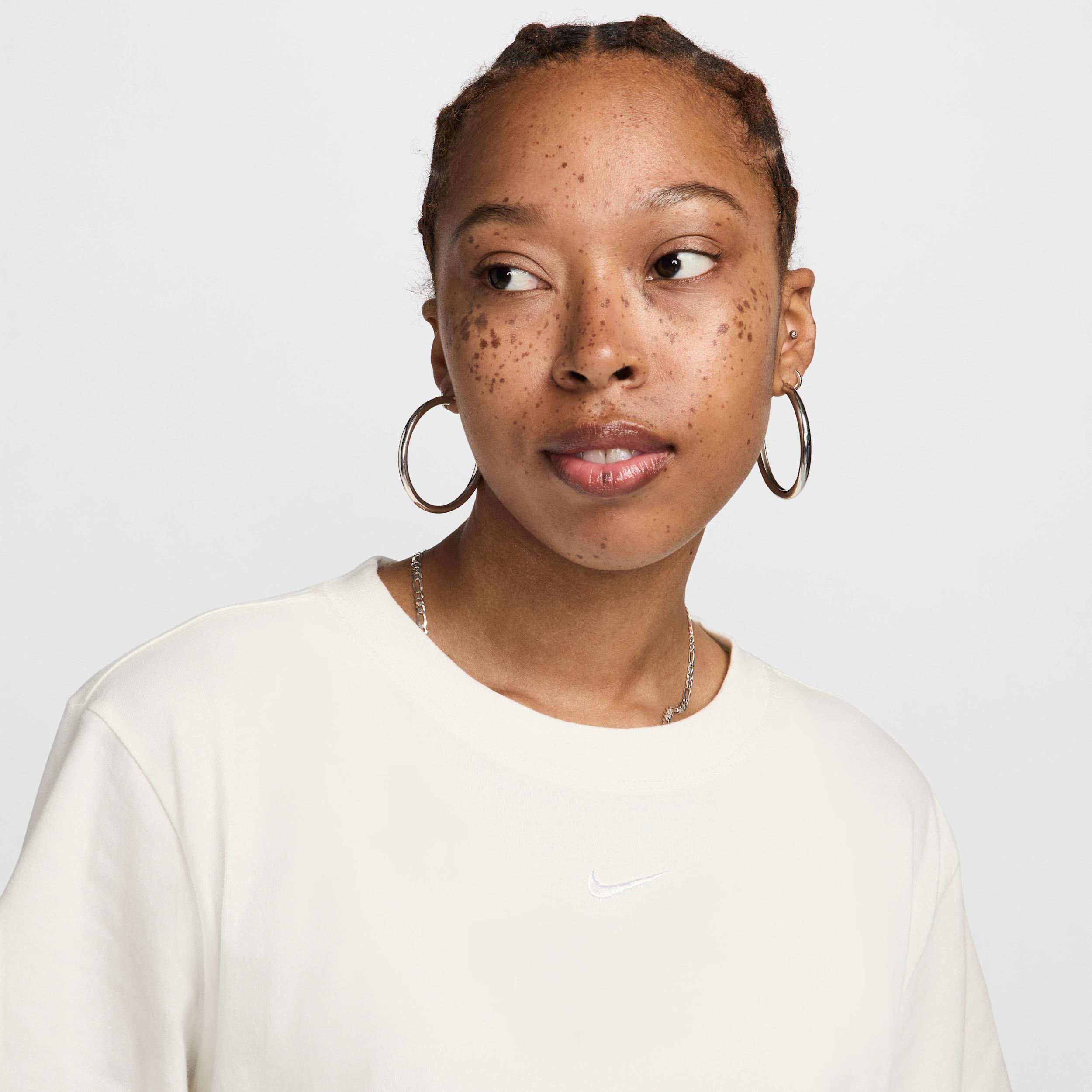 Nike Sportswear Essential Women's T-Shirt Product Image