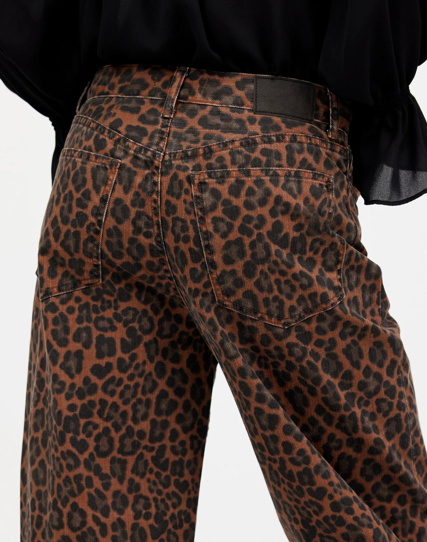 Low-Slung Baggy Jeans Product Image