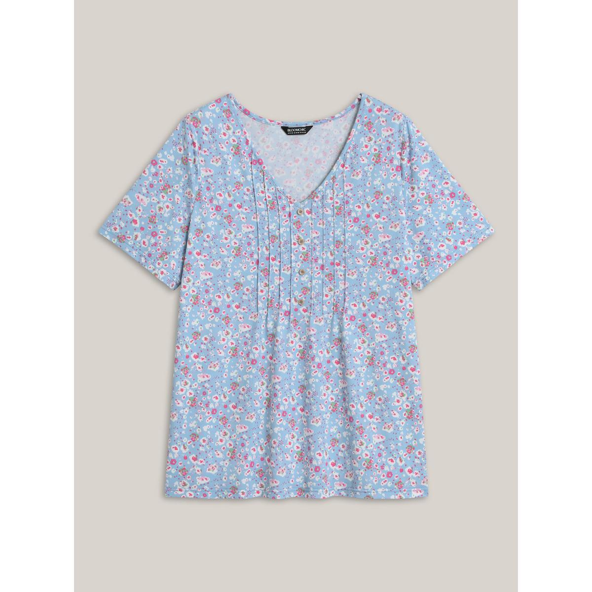 Plus Size Floral Print Plicated Detail T-Shirt LightBlue Women Casual Tucked seam Natural Flowers V-neck Everyday-Casual T-shirts BloomChic 30/6X Product Image