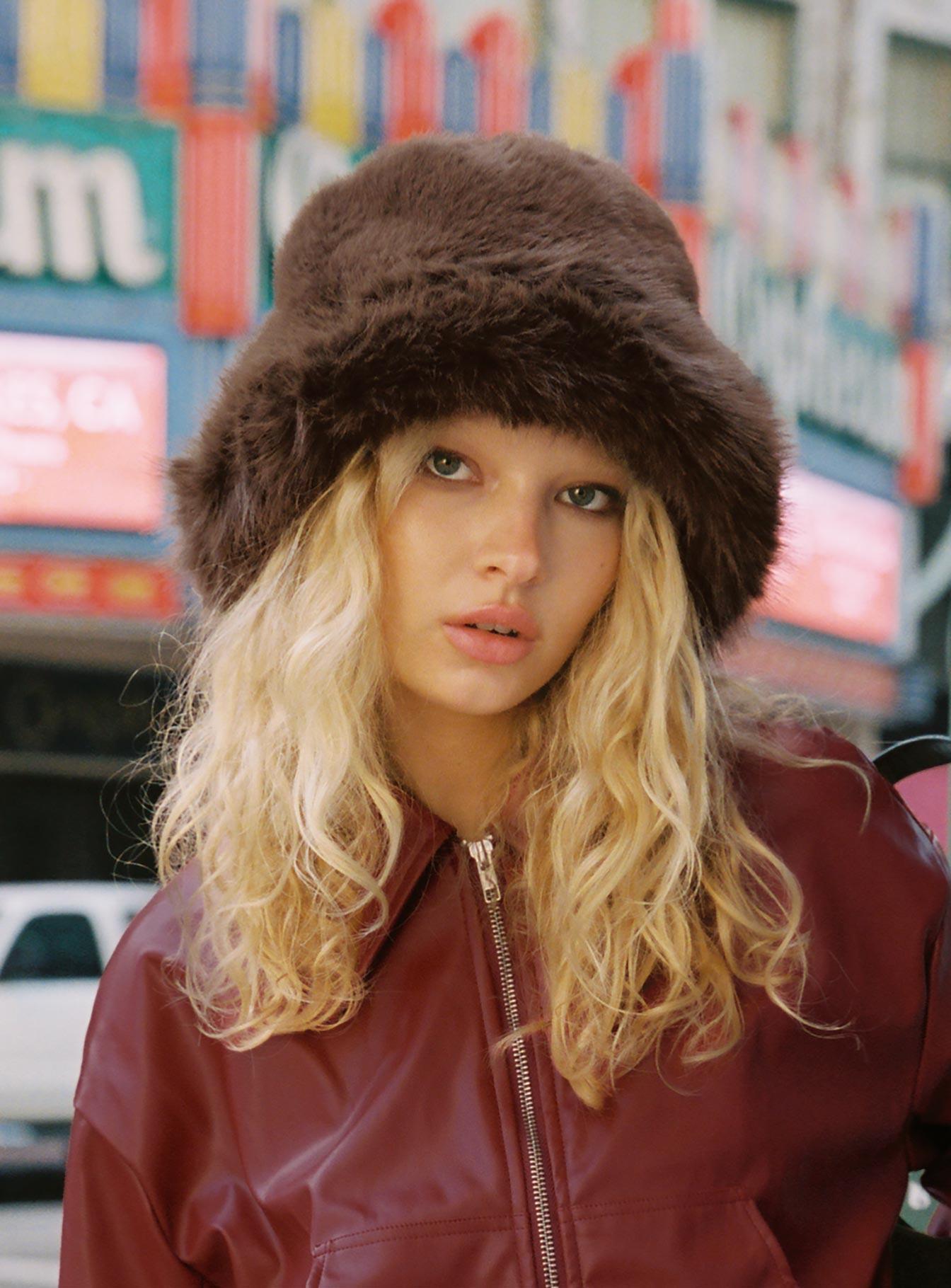 Avaah Fluffy Hat Taupe Product Image