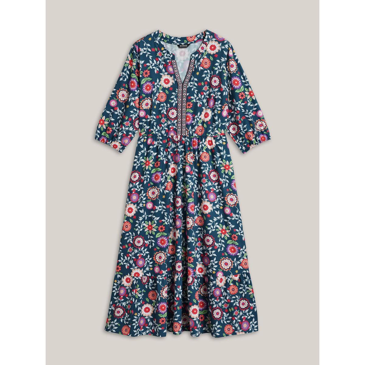 Plus Size Floral Print Stretchy-Waist Pockets Maxi Dress Navy Women Resort Non Flat collar with V-notch Elbow-length sleeve Curvy BloomChic 30/6X Product Image