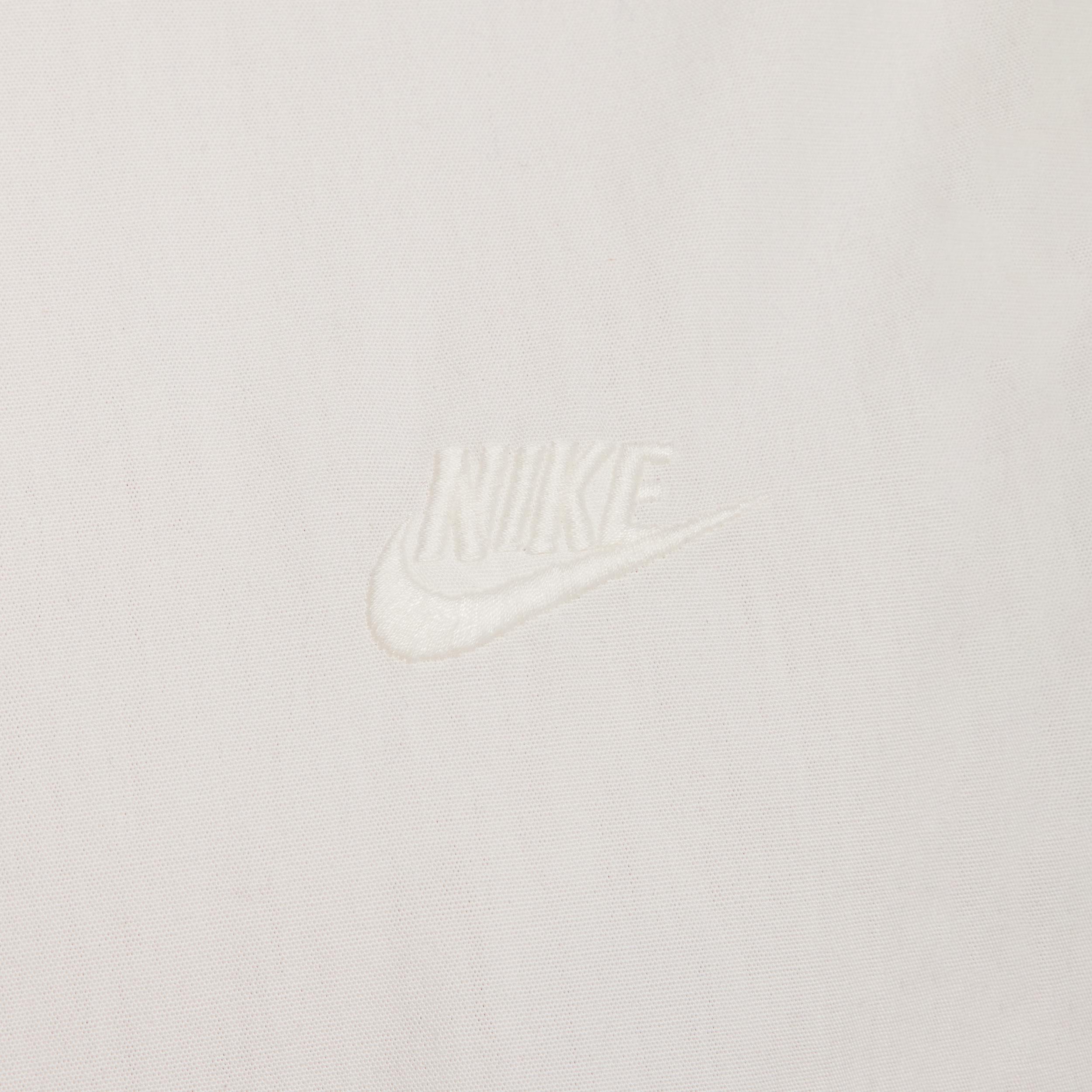 Nike Club Men's Short-Sleeve Button-Down Shirt Product Image