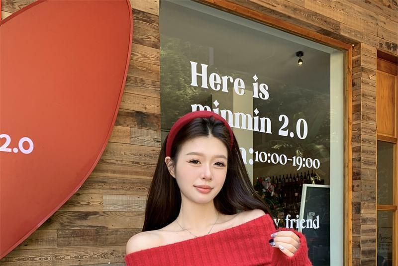 Off Shoulder Plain Cable Knit Sweater Product Image