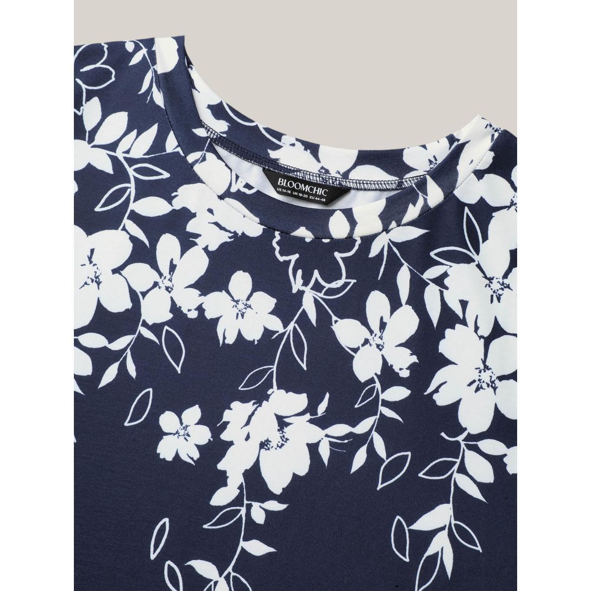 Plus Size Round Neck Boho Print T-Shirt Indigo Women Casual Contrast Natural Flowers Round Neck Everyday T-shirts BloomChic 28/5X Product Image