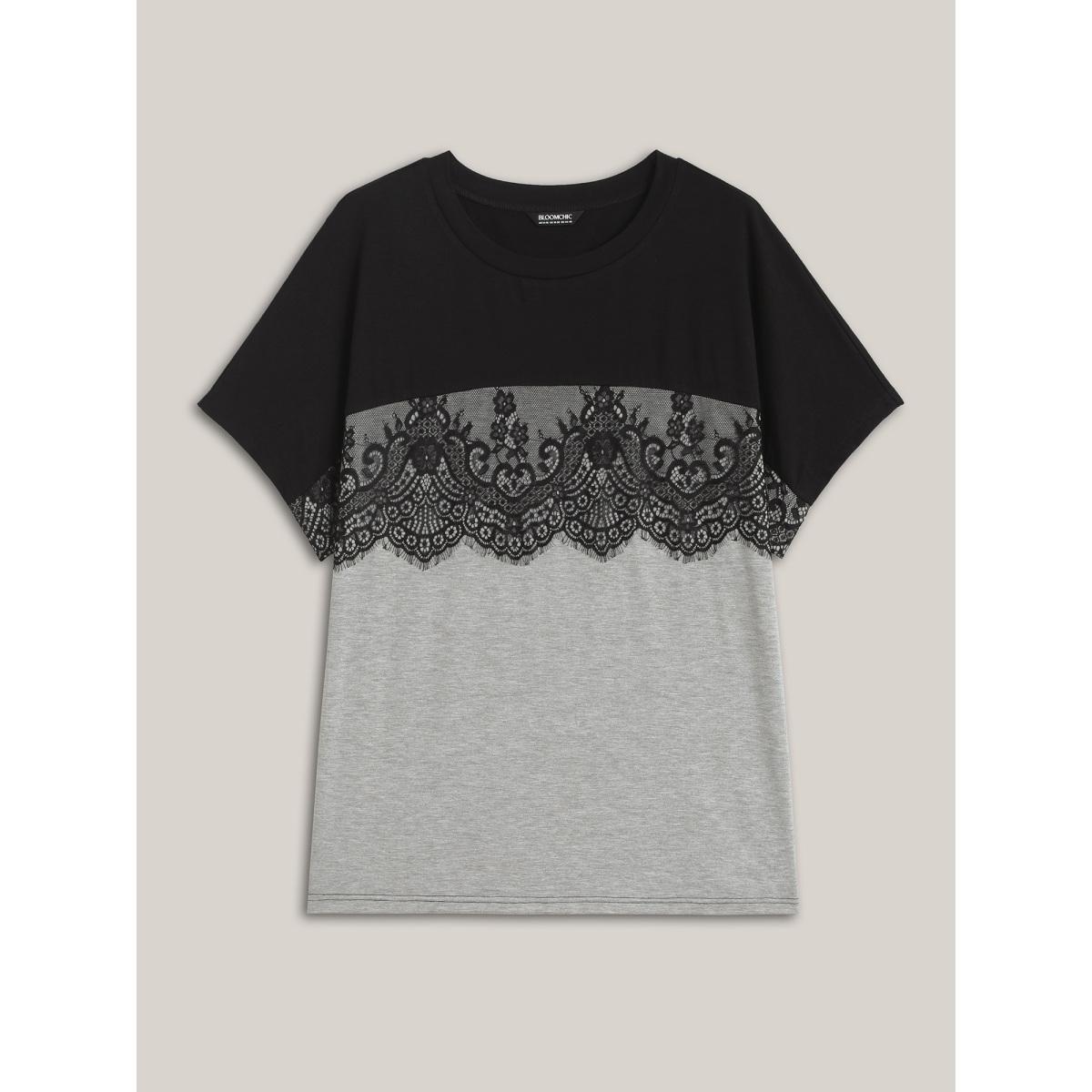 Plus Size Lace Design Color Contrast T-Shirt Black Women Casual Contrast Round Neck Everyday-Casual T-shirts BloomChic 10/M Product Image