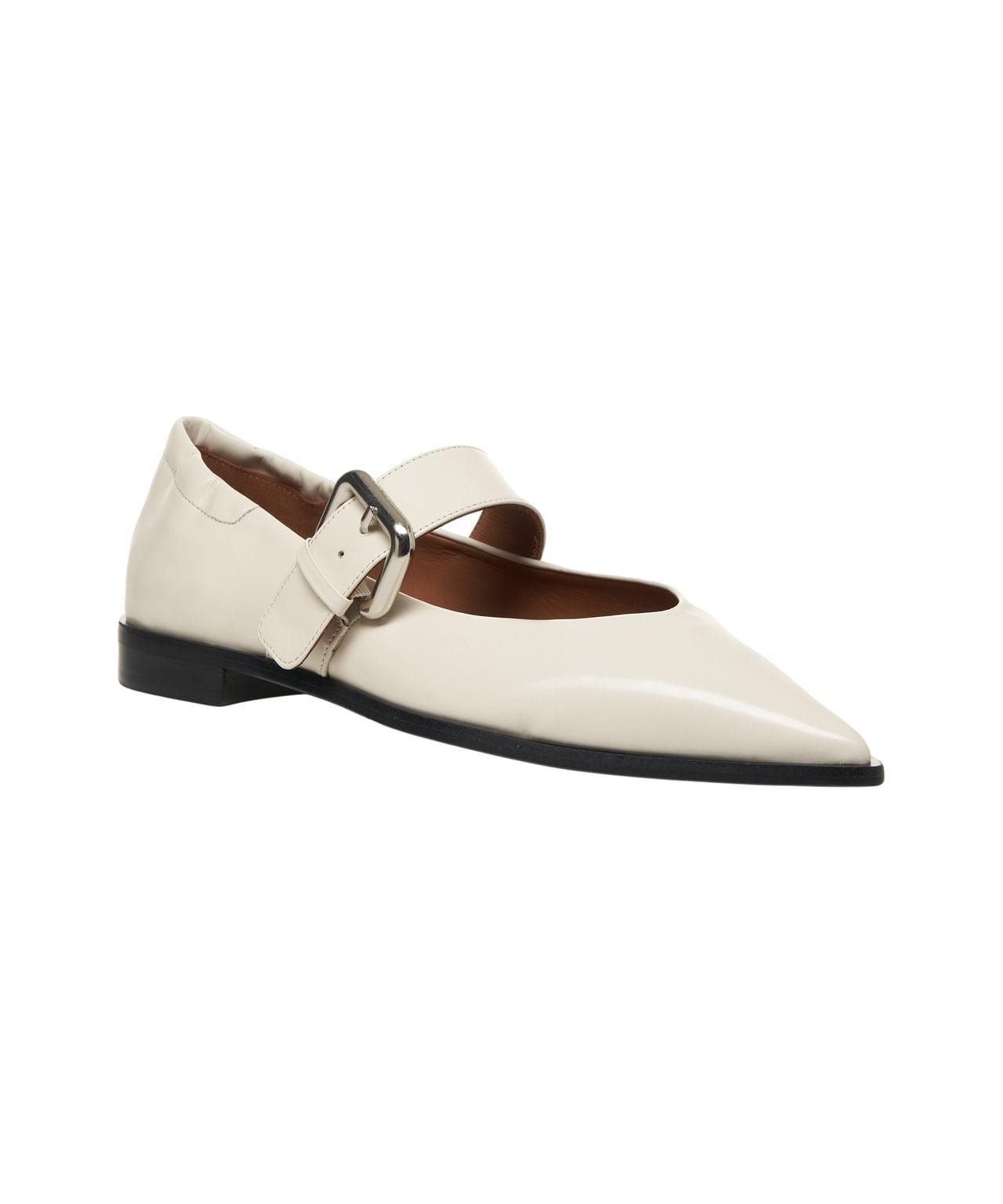Ballet flats with strap Product Image
