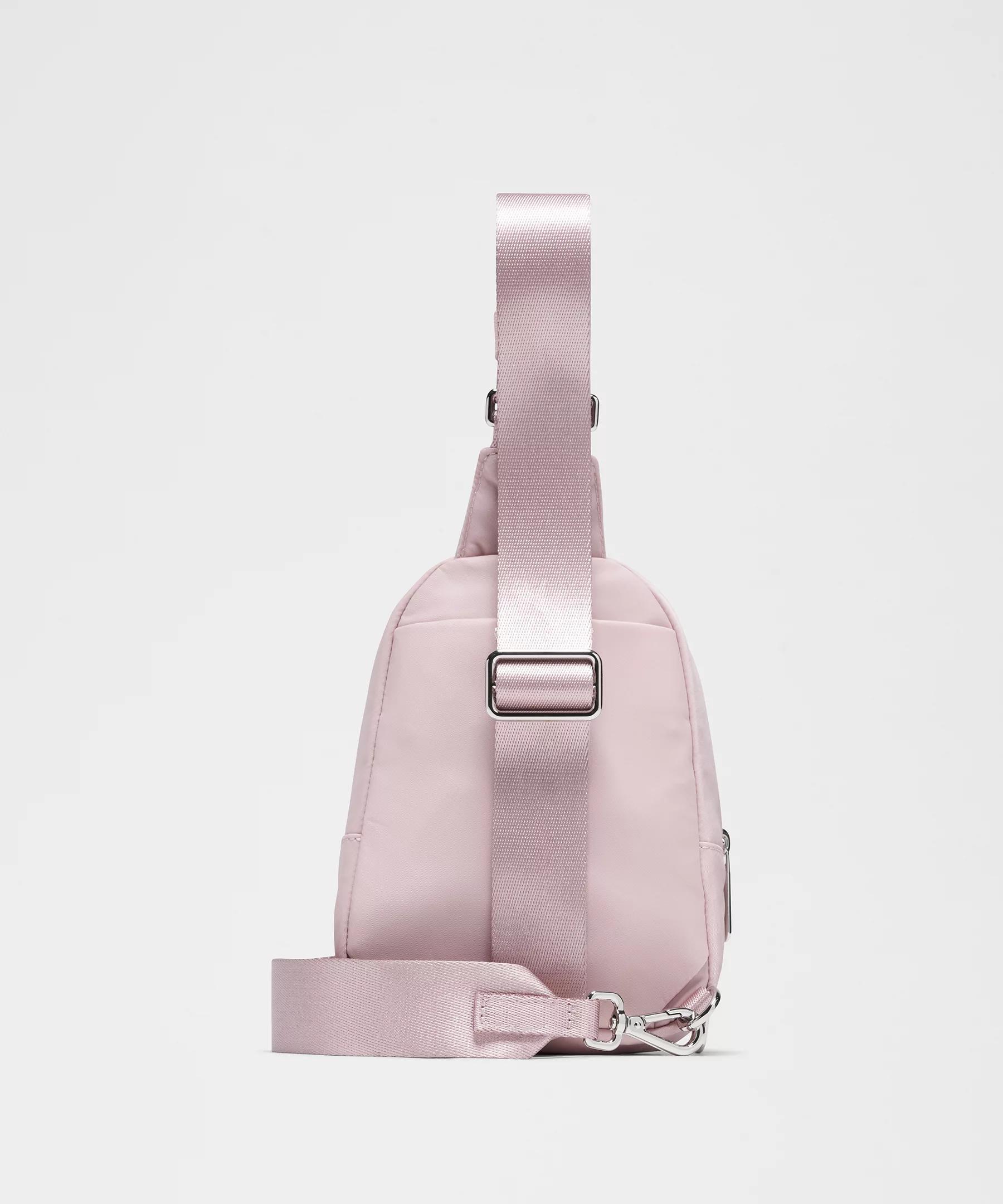 Everywhere Small Sling Bag Product Image