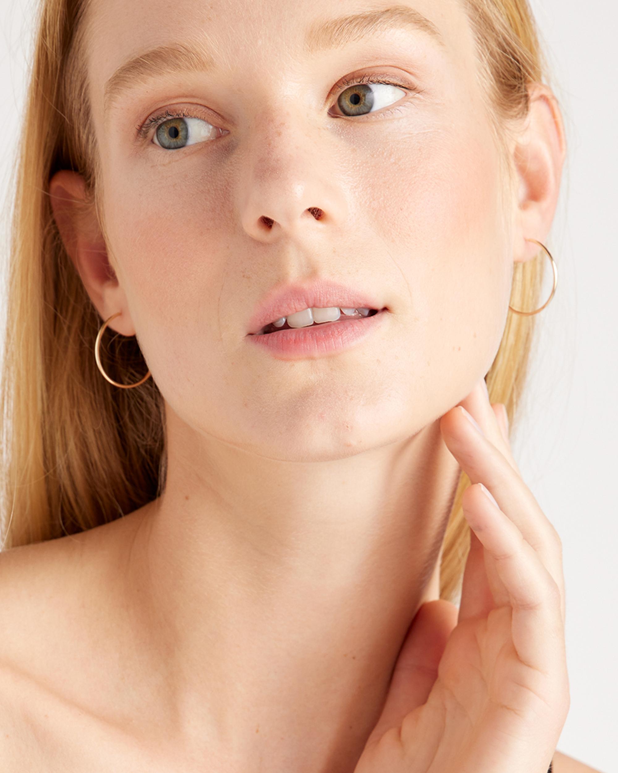 Quince | Women's 14k Everyday 25mm Hoop Earrings 14K Gold Product Image