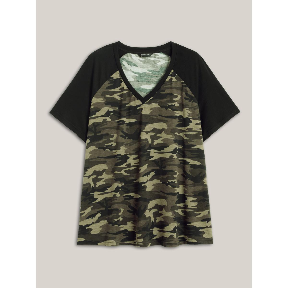 Plus Size Camouflage Print Raglan Sleeve T-Shirt Black Women Contrast V-neck Everyday-Casual T-shirts BloomChic 26/4X Product Image