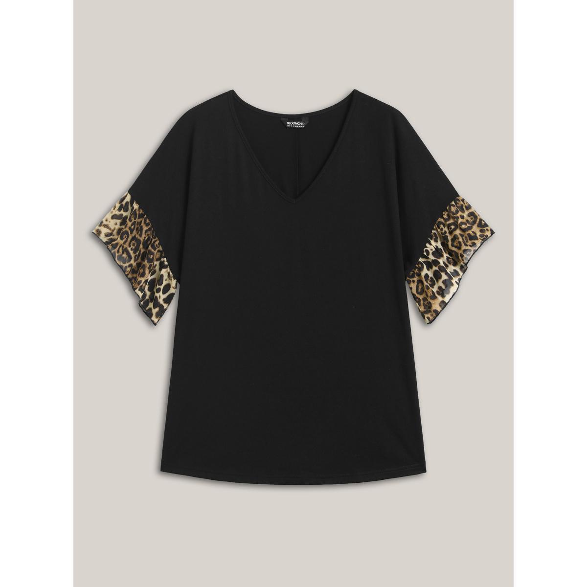 Plus Size Leopard Pattern Spliced Fitted T-Shirt Black Women Casual Gathered V-neck Everyday T-shirts BloomChic 22-24/3X Product Image