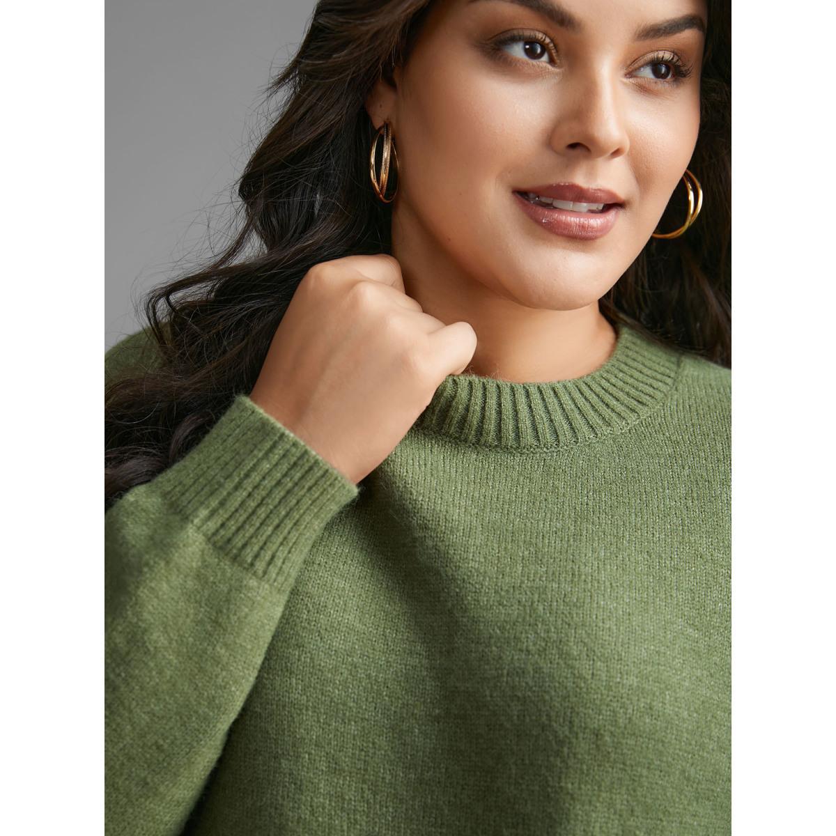 Plus Size Plain Round Neck Patched Pocket Pullover Moss Women Casual Loose Long Sleeve Round Neck Everyday Pullovers BloomChic 12/L Product Image
