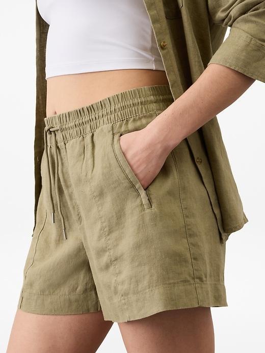 Retreat Linen Mid Rise Short Product Image